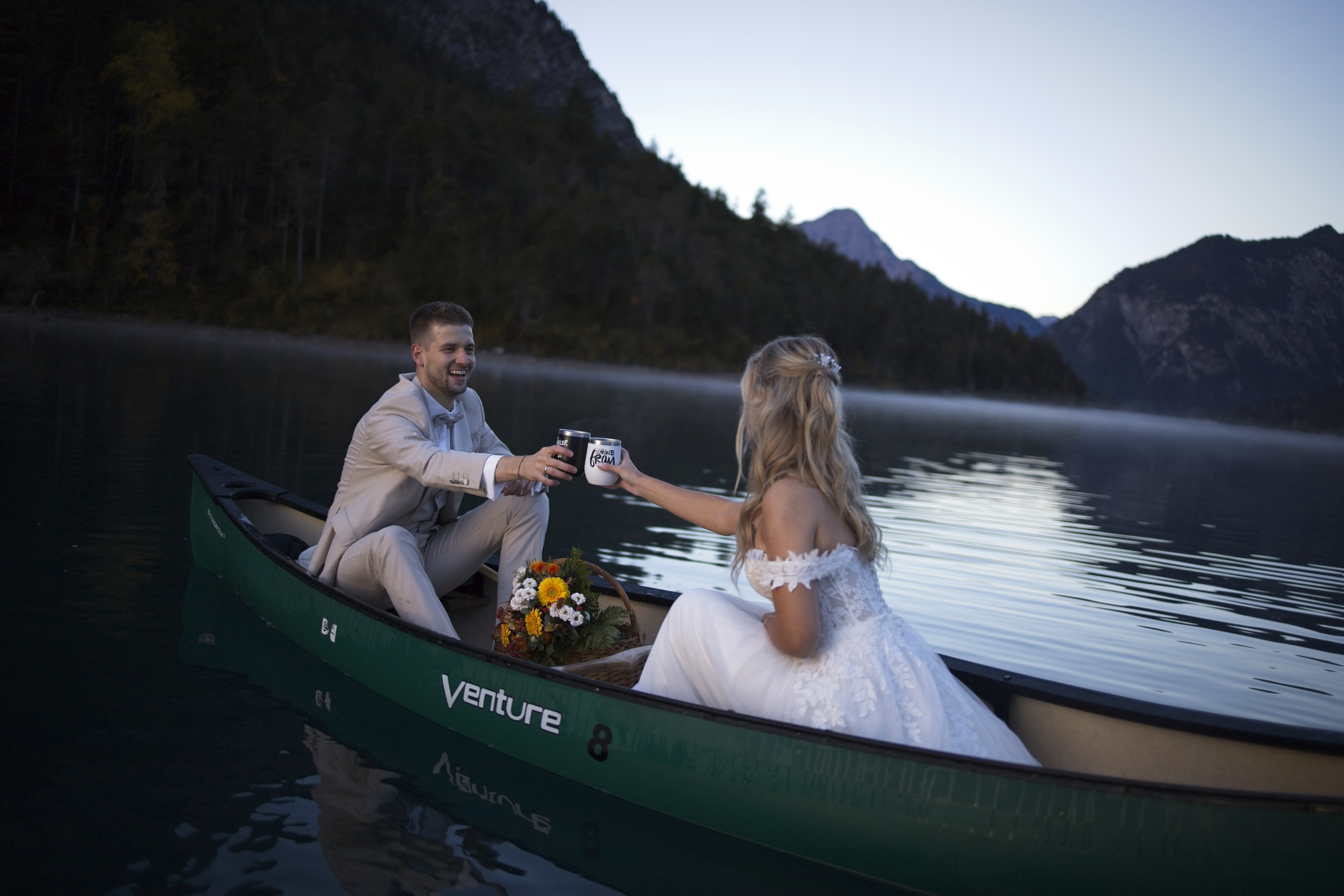 Elopement, intime Hochzeit, After Wedding Outfit Natur Saarland Rheinland Pfalz Österreich Schweiz Niederlande Berge Kanu 2